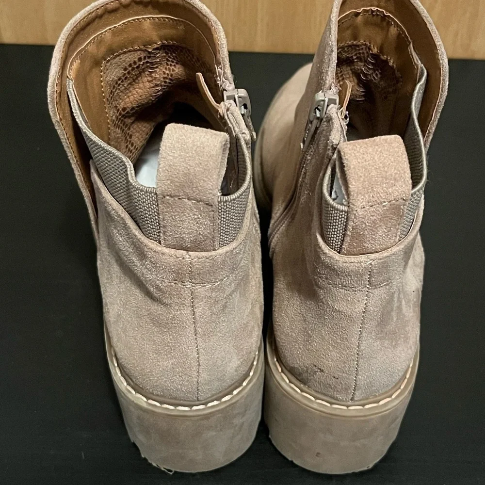 White Mountain Women's Dear Faux Suede Booties Ankle Boots